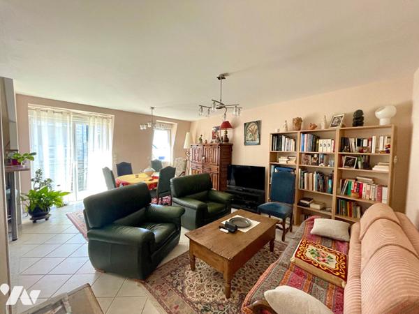 T4 -3 CHAMBRES AVEC ASCENSEUR EN DERNIER ÉTAGE CENTRE DE PARAME