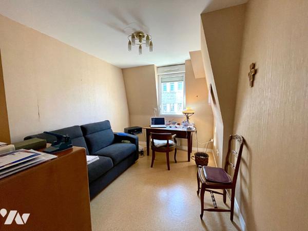 T4 -3 CHAMBRES AVEC ASCENSEUR EN DERNIER ÉTAGE CENTRE DE PARAME