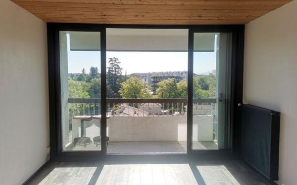 Appartement à vendre    2 pièces • 48,22 m2 Billère