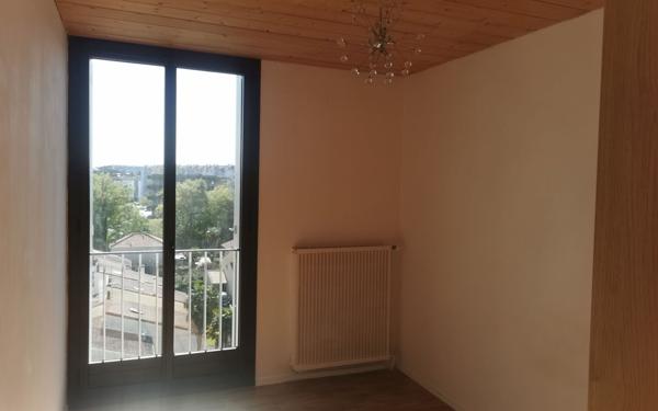 Appartement à vendre    2 pièces • 48,22 m2 Billère
