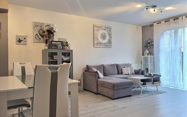 Maison à vendre    4 pièces •  Le Coudray-Montceaux