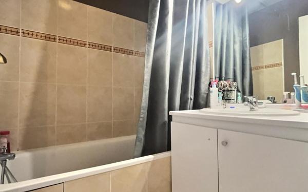 Maison à vendre    4 pièces •  Le Coudray-Montceaux