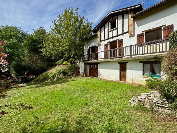 Maison Saint Pee Sur Nivelle 6 pièces 156 m2