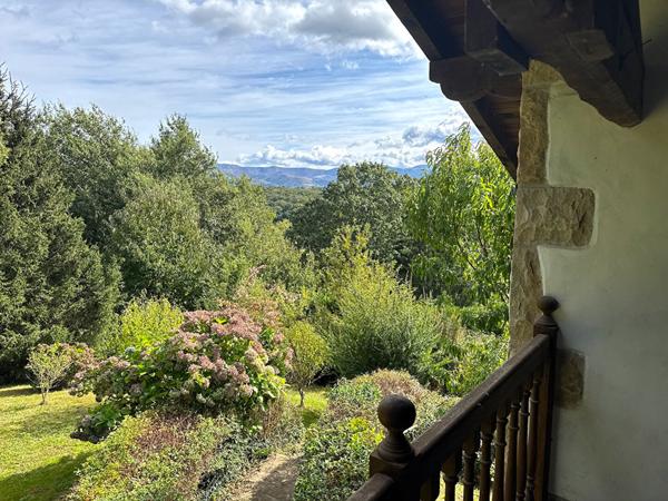 Maison Saint Pee Sur Nivelle 6 pièces 156 m2