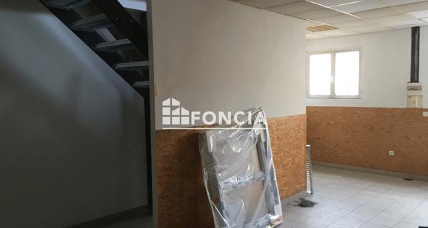Location Local commercial 2 pièces 62.4 m² - Bonneuil-en-france 95500