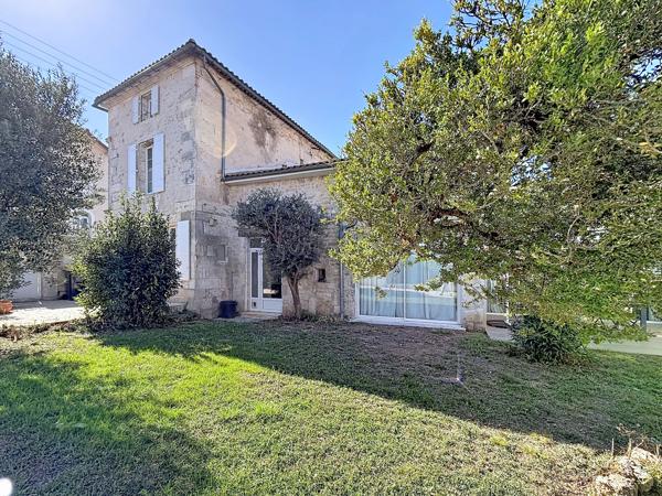 ANGOULEME, 4km gare TGV - Belle maison en pierres rénovée avec jardin