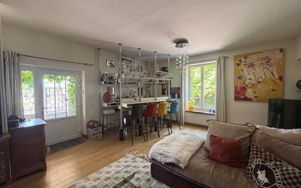 Maison à vendre    7 pièces •  Reyrieux