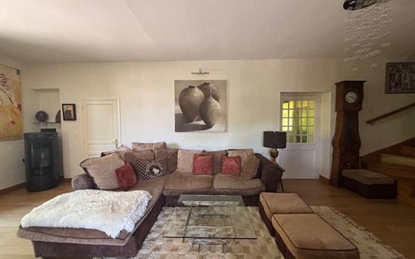 Maison à vendre    7 pièces •  Reyrieux