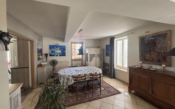 Maison à vendre    7 pièces •  Reyrieux