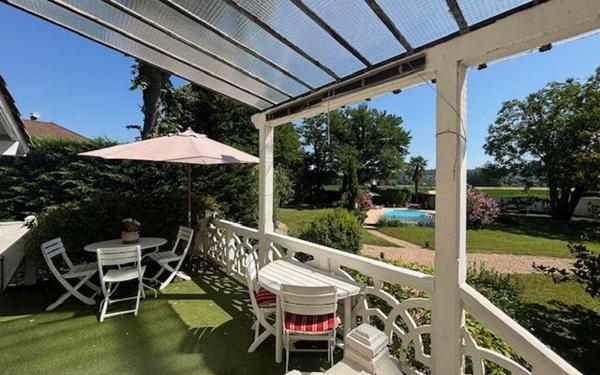 Maison à vendre    7 pièces •  Reyrieux