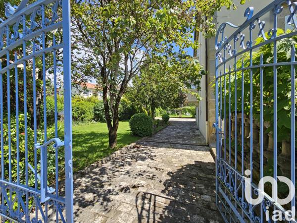 Maison à vendre 10 pièces 304 m² Saint-Céré