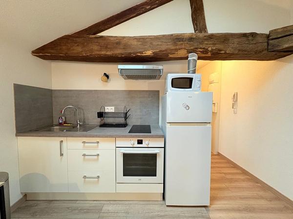 Studio meublé en plein coeur de Saint Amour : moderne et qualitatif !