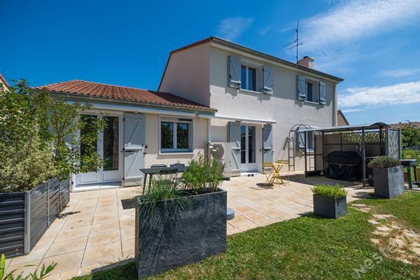 Maison familiale de 170 m² avec 4 chambres  à Châtenoy Le Royal