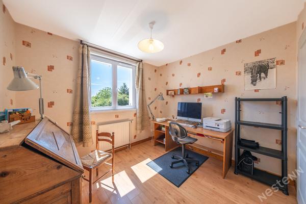 Maison familiale de 170 m² avec 4 chambres  à Châtenoy Le Royal