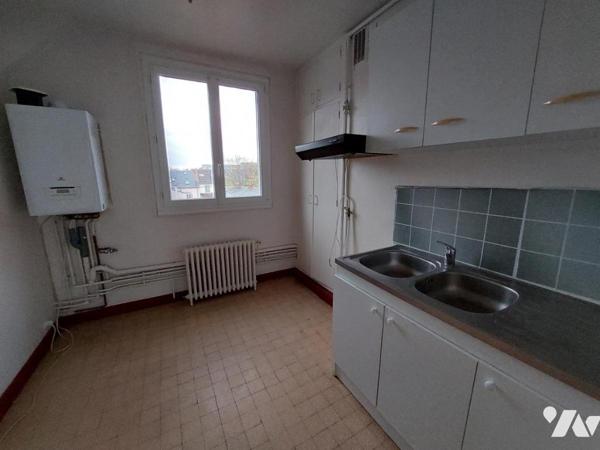 Près de la médiathèque F3