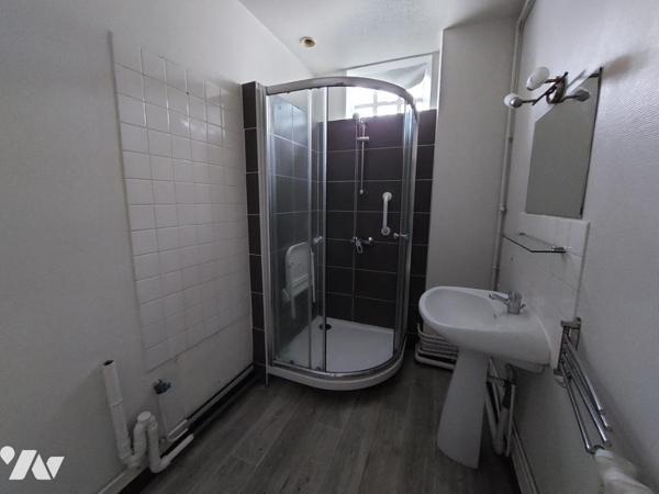 Près de la médiathèque F3