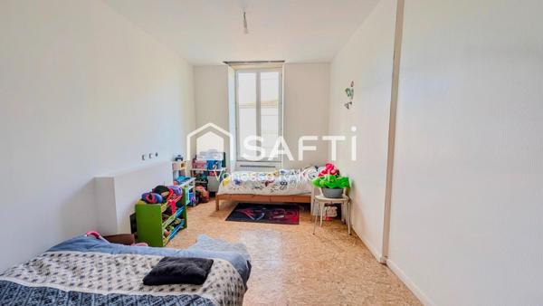 MAISON DE VILLE 105 M² 3 CHAMBRES GARAGE JARDIN ET DEPENDANCE