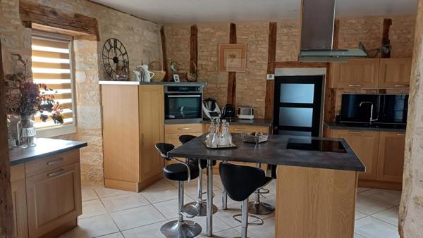 Splendide demeure de 1901 à 10 minutes de THENON