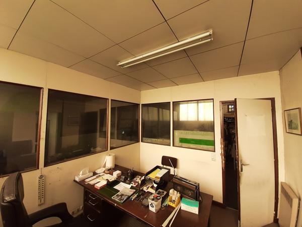 EXCLUSIVITE : A VENDRE UN LOCAL D'ACTIVITE DE 145 m² - Nantes Cheviré