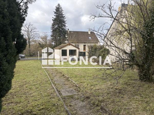 Location Maison 6 pièces 110.6 m² - 31 RUE DE MONTMELIAN Samoreau 77210