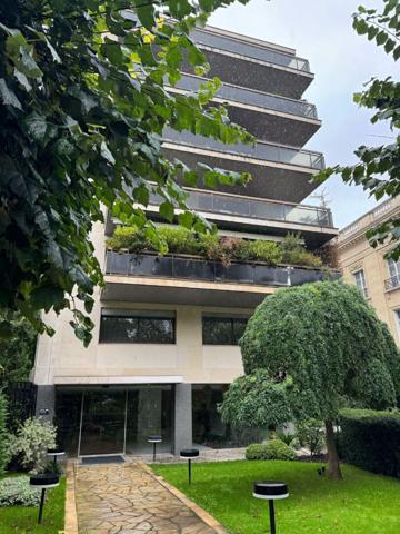 Location Paris 16ème : Appartement de Luxe sur l'Avenue Foch