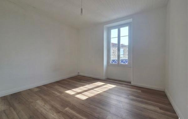 Vente Appartement P3 Centre ville rénové(e) Moutiers-les-mauxfaits   