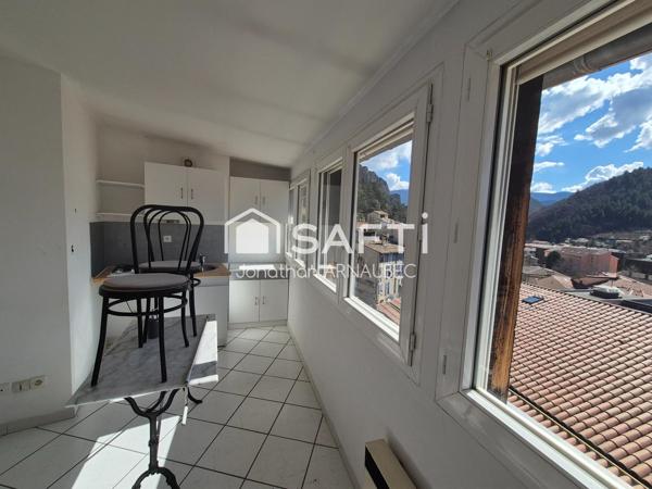 Investisseurs, découvrez un immeuble de 10 appartements offrant un fort potentiel de rentabilité au cœur de Digne-les-Bains.