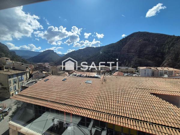 Investisseurs, découvrez un immeuble de 10 appartements offrant un fort potentiel de rentabilité au cœur de Digne-les-Bains.