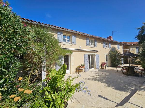 Maison à Loudun, 86200 - 8 pièces 167m²