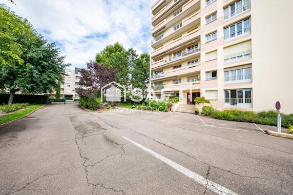 DIJON Centre ville - cité gastronomique. - Appartement 3 pièces de 78 m2 - Balcon - Garage fermé en sous-sol