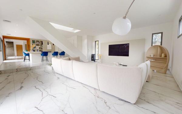 Maison à vendre    5 pièces • 275 m2 Assas