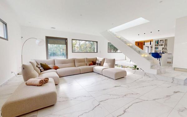 Maison à vendre    5 pièces • 275 m2 Assas