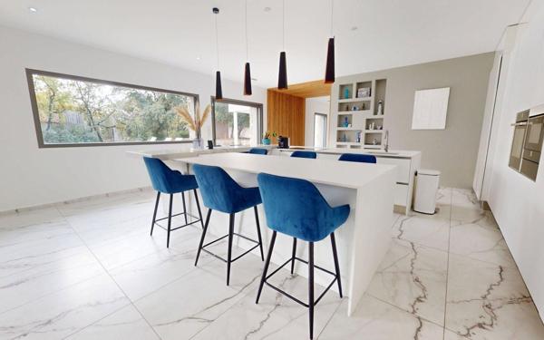 Maison à vendre    5 pièces • 275 m2 Assas