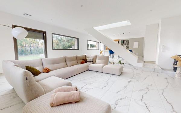 Maison à vendre    5 pièces • 275 m2 Assas