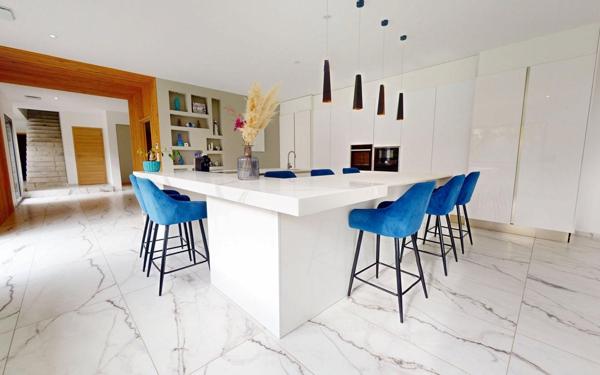 Maison à vendre    5 pièces • 275 m2 Assas