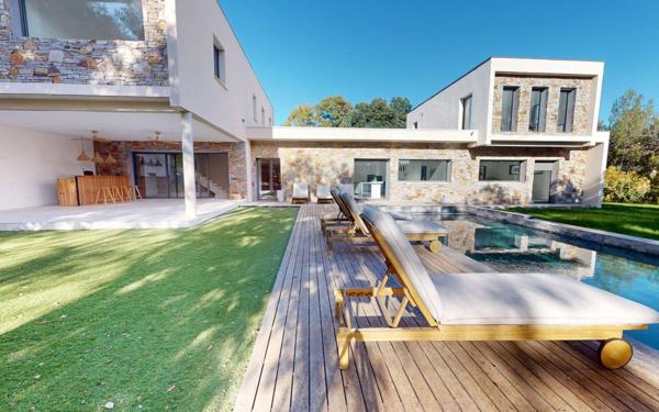 Maison à vendre    5 pièces • 275 m2 Assas