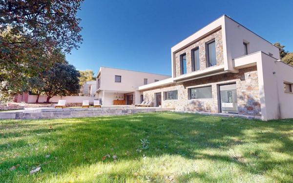 Maison à vendre    5 pièces • 275 m2 Assas