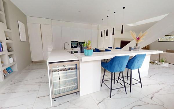 Maison à vendre    5 pièces • 275 m2 Assas