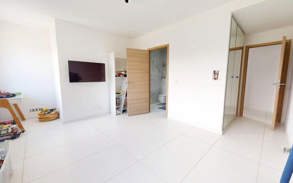 Maison à vendre    5 pièces • 275 m2 Assas