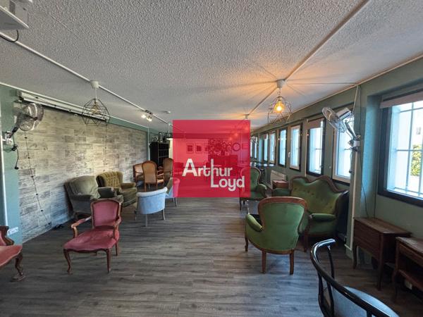 Bureaux à vendre à Saint-Martin-d'Hères 197m² avec parking privatif
