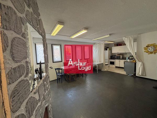 Bureaux à vendre à Saint-Martin-d'Hères 197m² avec parking privatif