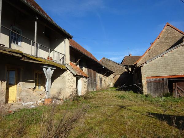 Ancienne ferme à rénover VEROSVRES (71) - T4 - 107m² - Terrain 820m²