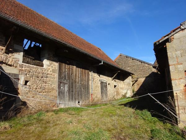 Ancienne ferme à rénover VEROSVRES (71) - T4 - 107m² - Terrain 820m²