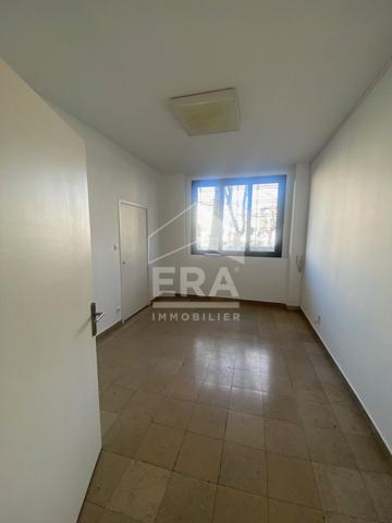 LOCAL PROFESSIONNEL CARCASSONNE