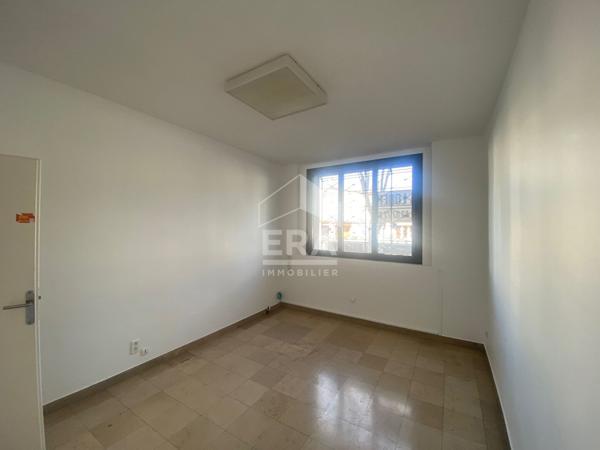 LOCAL PROFESSIONNEL CARCASSONNE