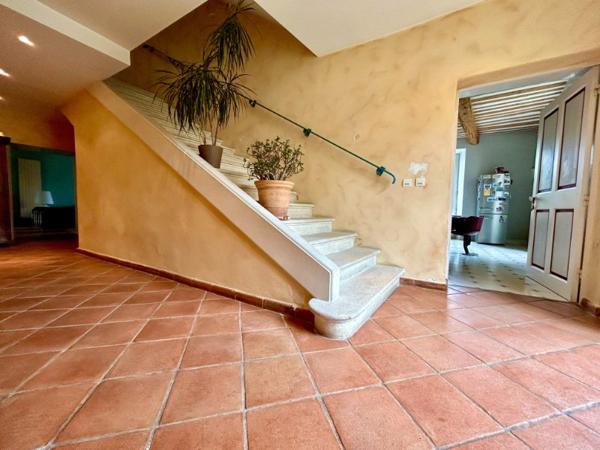 MAS DE VILLE DU 18 ème SIECLE