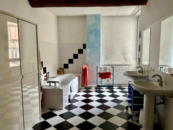 MAS DE VILLE DU 18 ème SIECLE