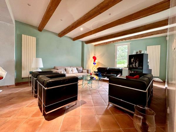 MAS DE VILLE DU 18 ème SIECLE