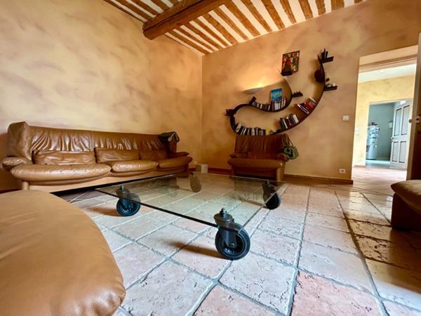 MAS DE VILLE DU 18 ème SIECLE