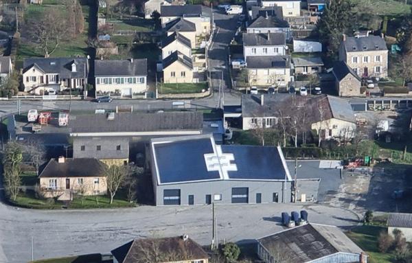 Entrepôt et bureaux à louer à Andouillé en Mayenne (53240), ref : 53047/116